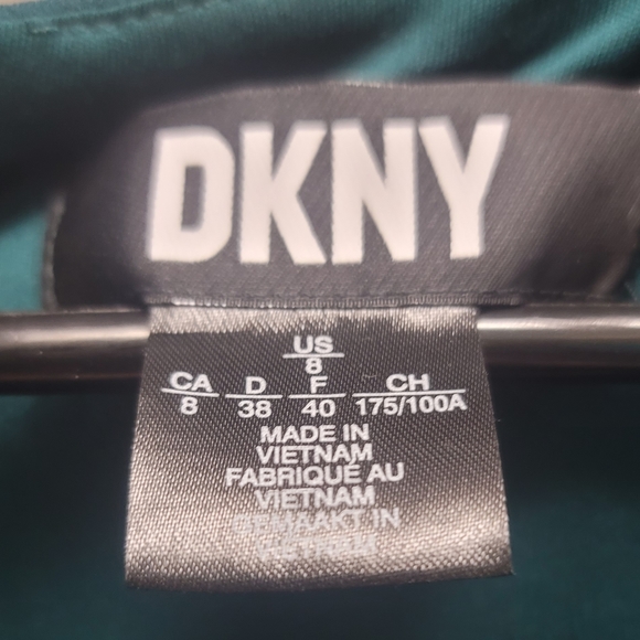 NWOT DKNY Cape Flutter Sleeve Sheath Pine Forest Green Dress Women Size 8 - Picture 2 of 4